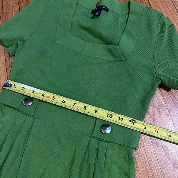 Grass green Banana Republic knit dress from early 2000’s - petite S - Picture 9 of 9